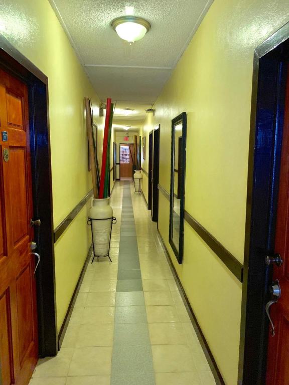 Fotografie z fotogalerie ubytování Seaview Inn v Basseterre