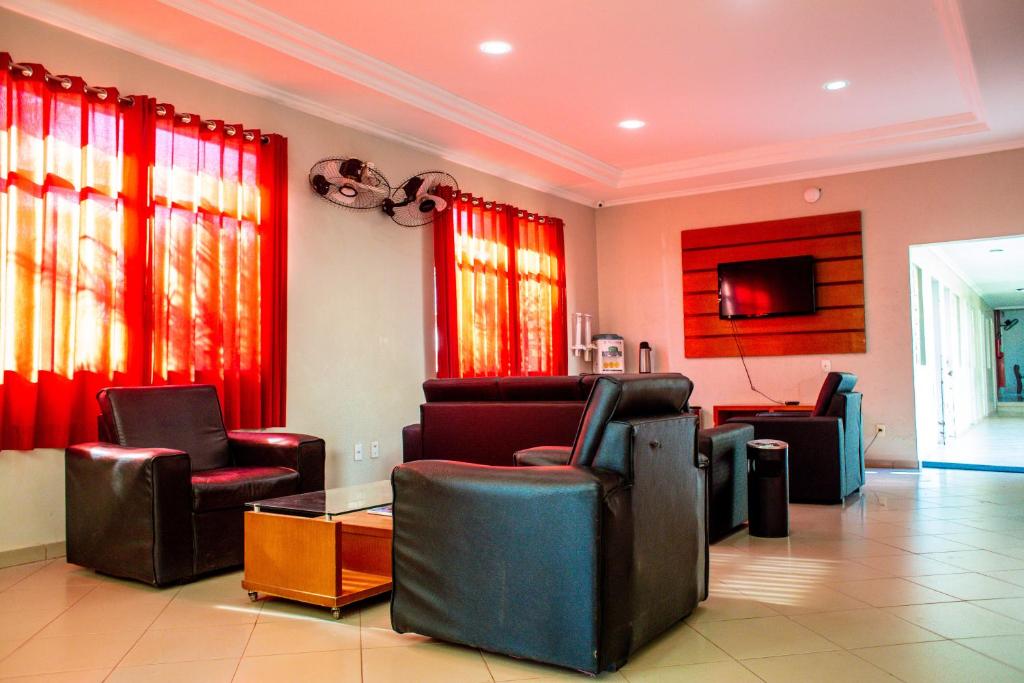  Ozaki's Hotel