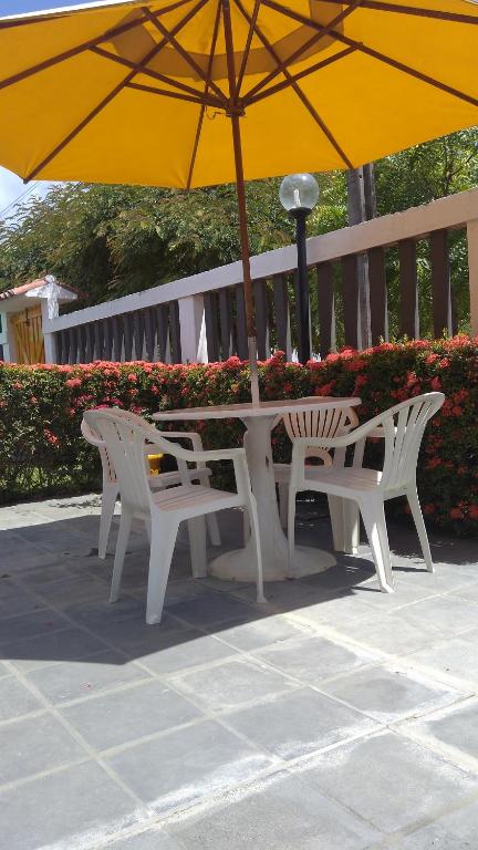  Casa com 4 quartos em condomínio fechado