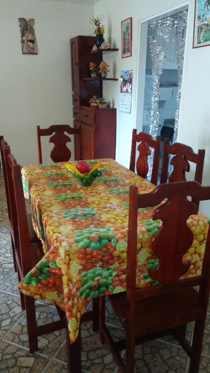  Casa com 4 quartos em condomínio fechado