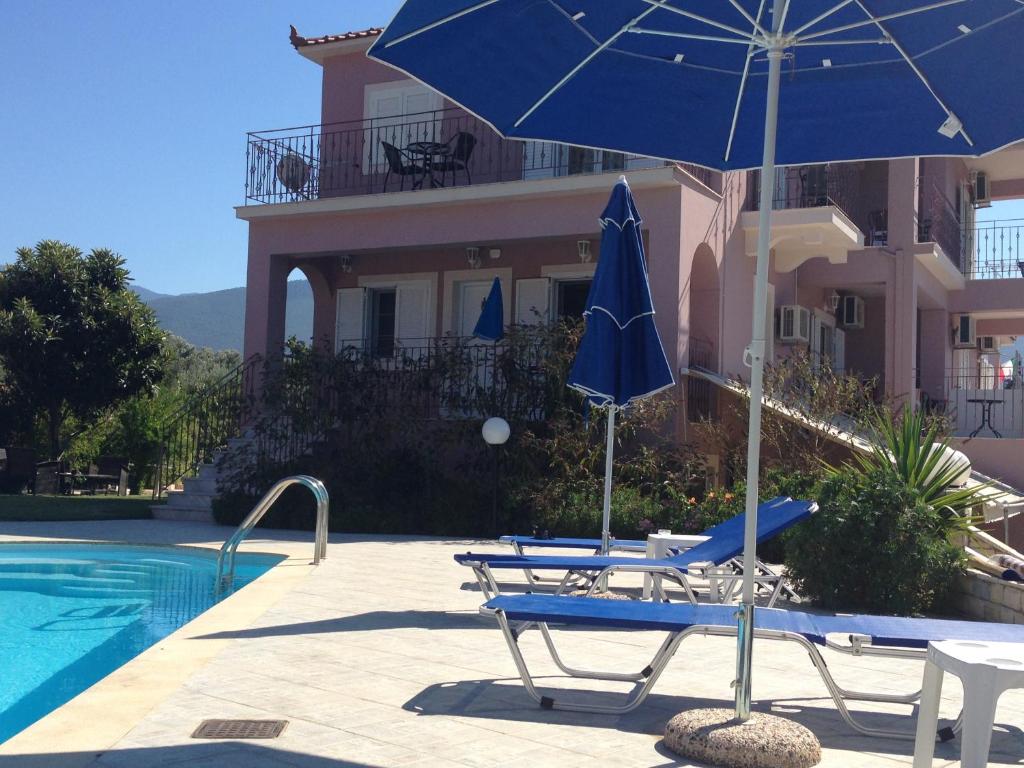 A piscina em ou perto de Sami View