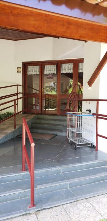  Campos do Jordao Duplex com Varanda Lindo