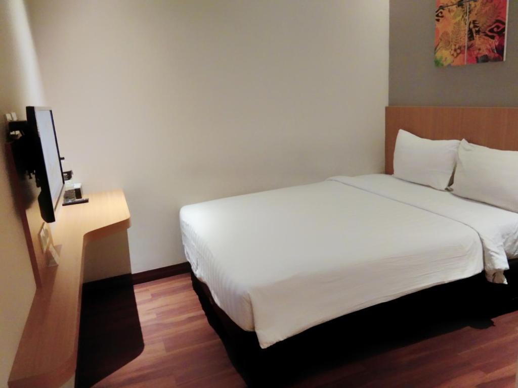 Vinotel Cirebon - Standart Çift Kişilik Oda