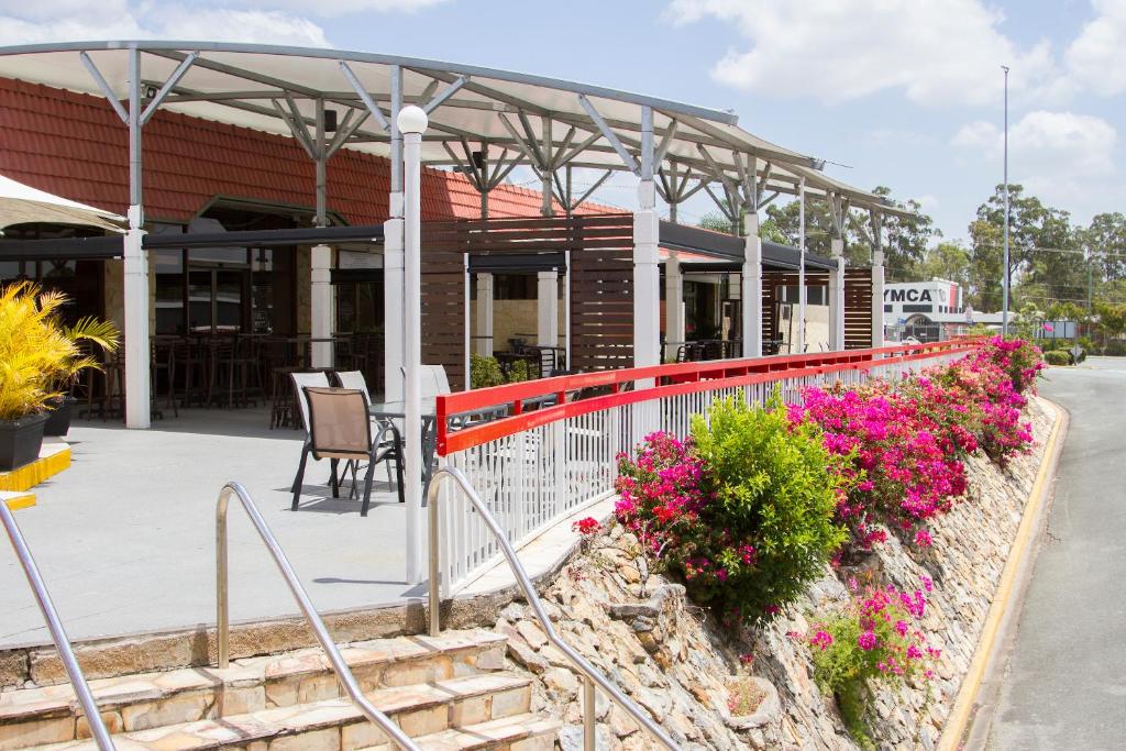 Restaurace v ubytování Acacia Ridge Hotel