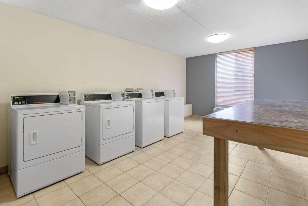 Quality Inn & Suites Lafayette I-65 photo