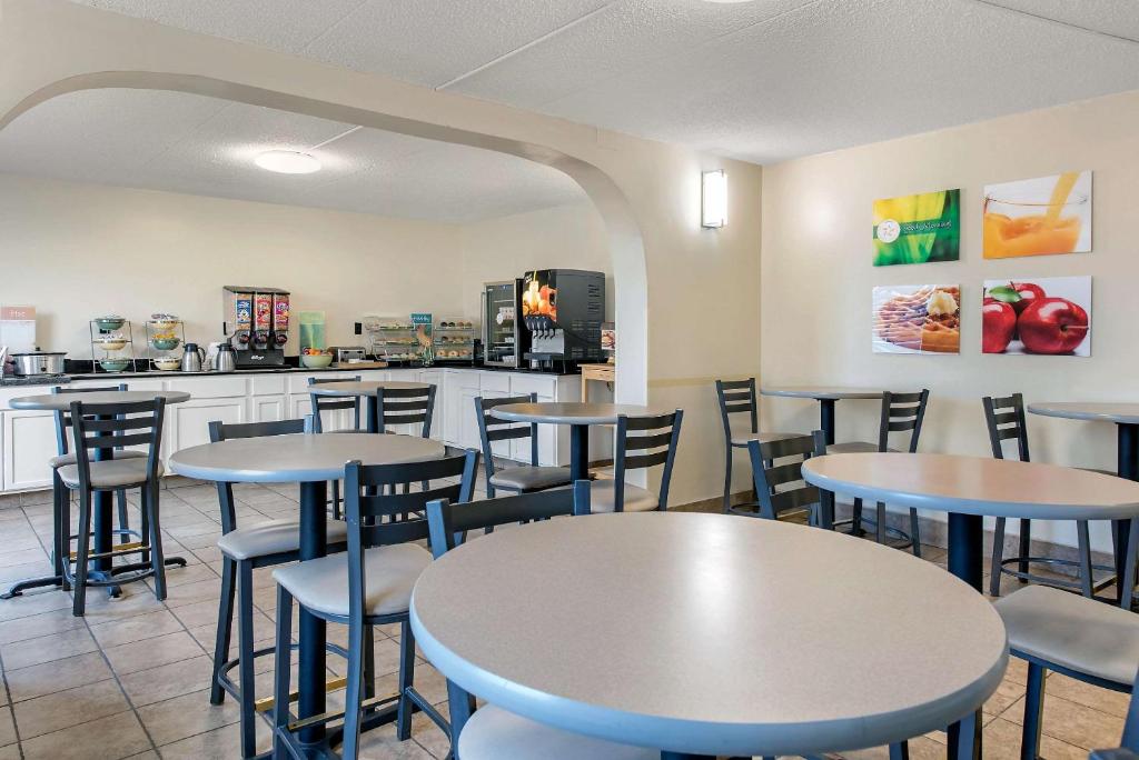 Quality Inn & Suites Lafayette I-65 photo