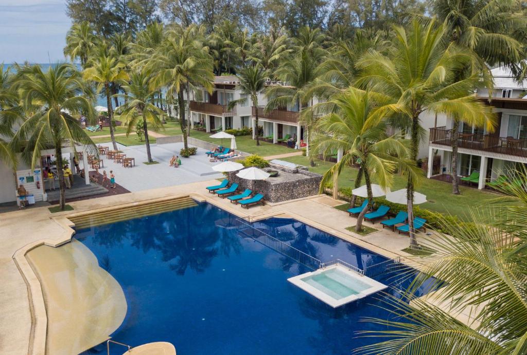 Bazén v ubytování The Briza Beach Resort, Khao Lak SHA Extra Plus nebo v jeho okolí