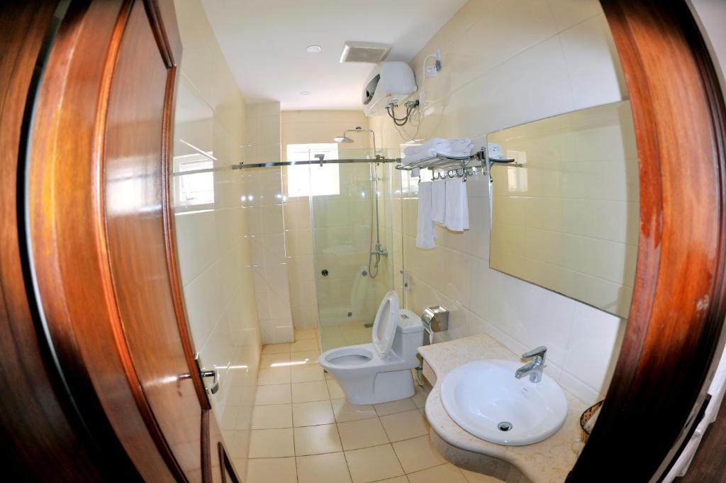 Thuan Thanh Hotel - Queen Room With Garden View