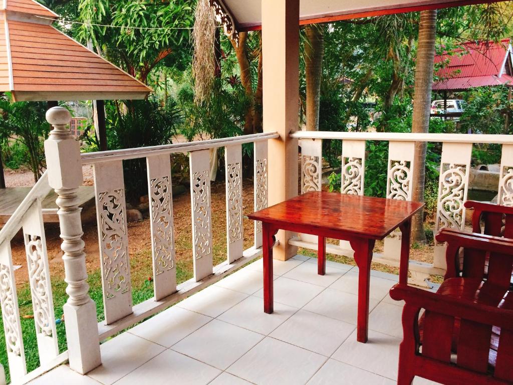 Balkón nebo terasa v ubytování Thongsuwan Resort