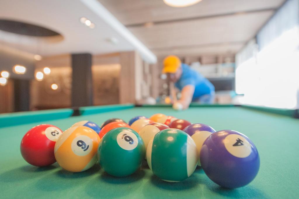 Biliár nebo kulečník v ubytování Ostend Hotel