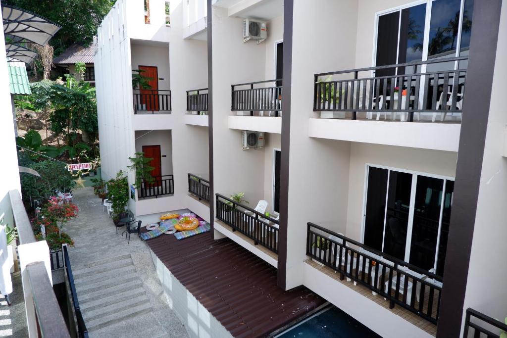Kata Beachwalk Hotel and Bungalows - Resim 12
