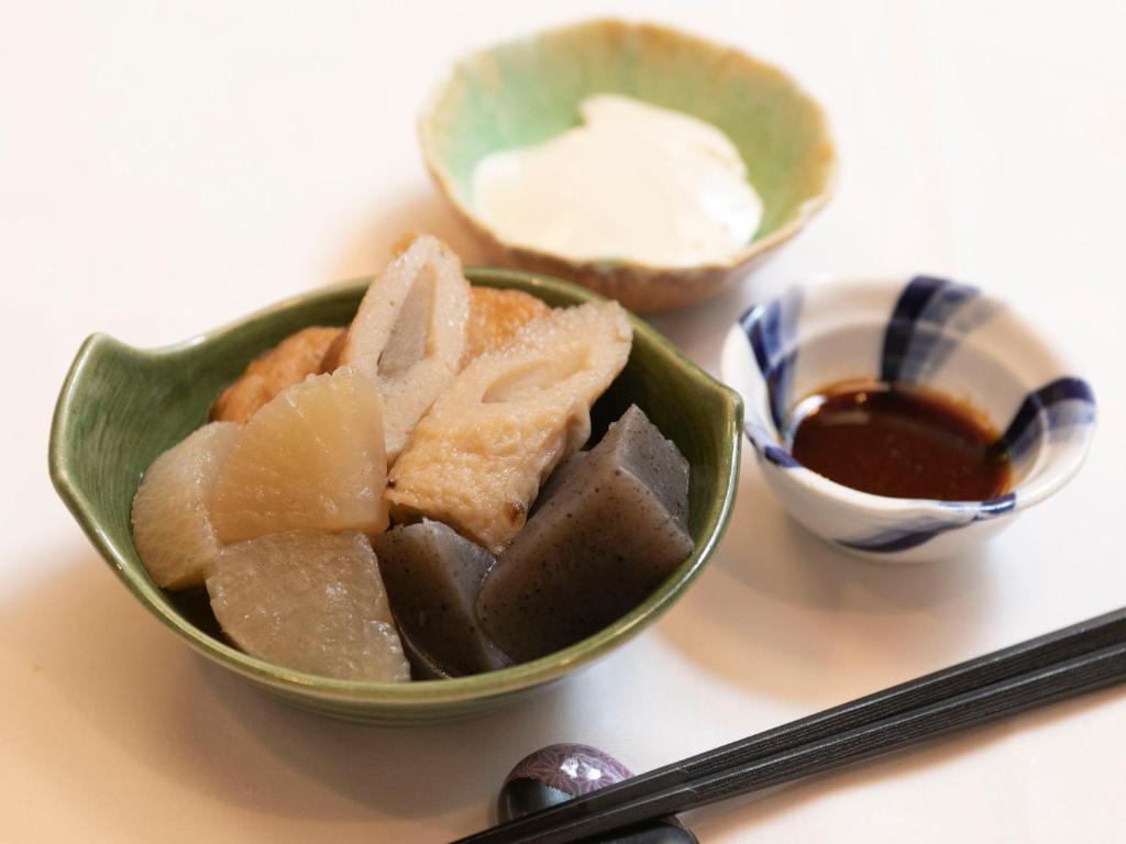 ホテルの敷地内または近くでの食事または食べ物