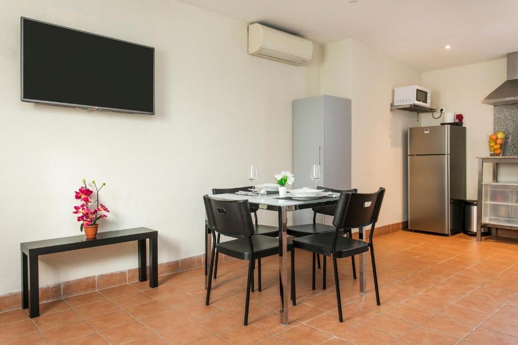 Kuchyňa alebo kuchynka v ubytovaní Apartments Sata Olimpic Village Area