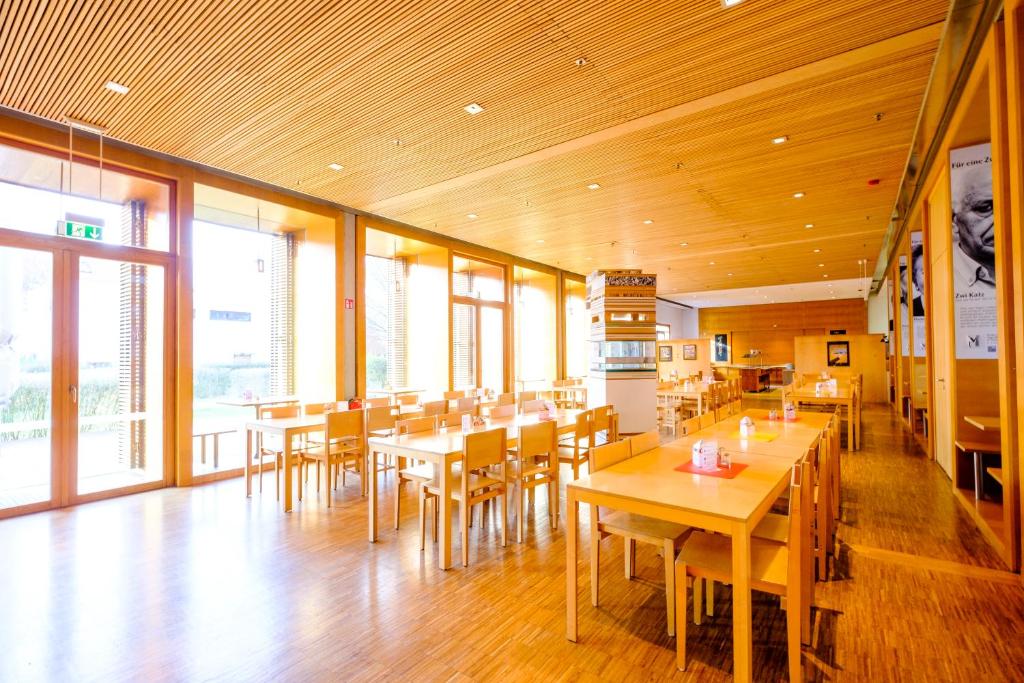 Restaurace v ubytování Internationales Jugendgästehaus Dachau
