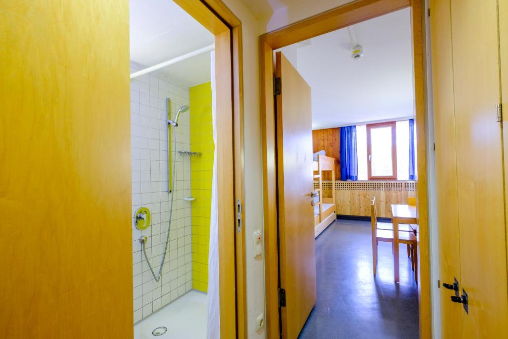 Koupelna v ubytování Internationales Jugendgästehaus Dachau