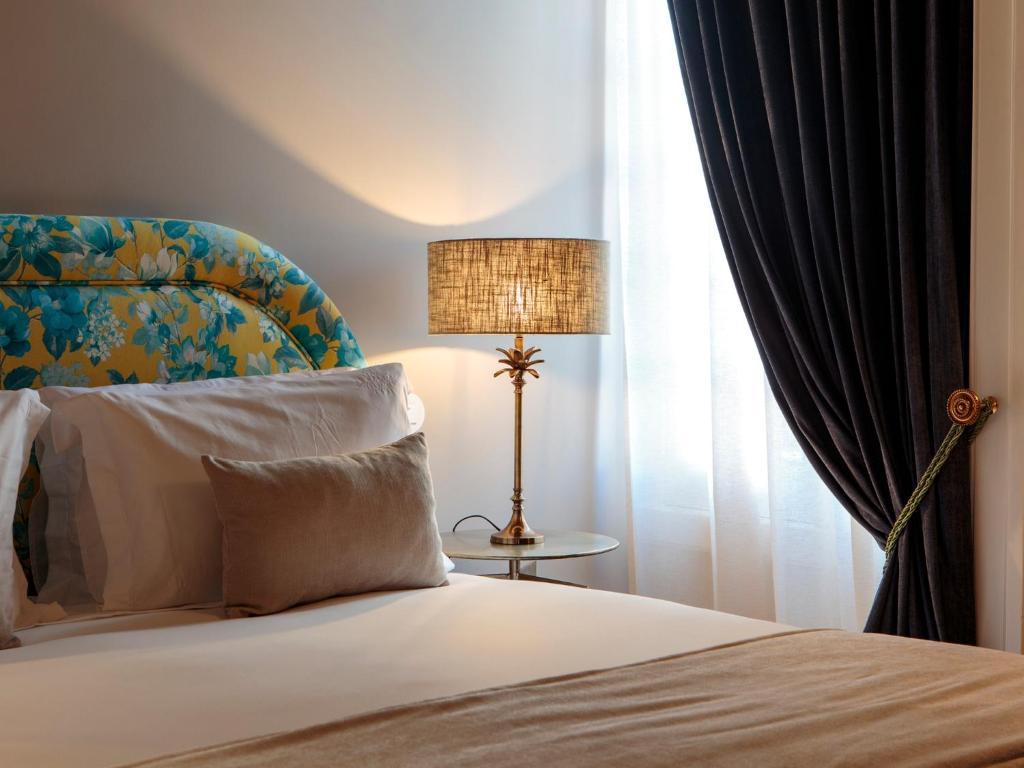 Dear Lisbon - Valmor Palace - 8