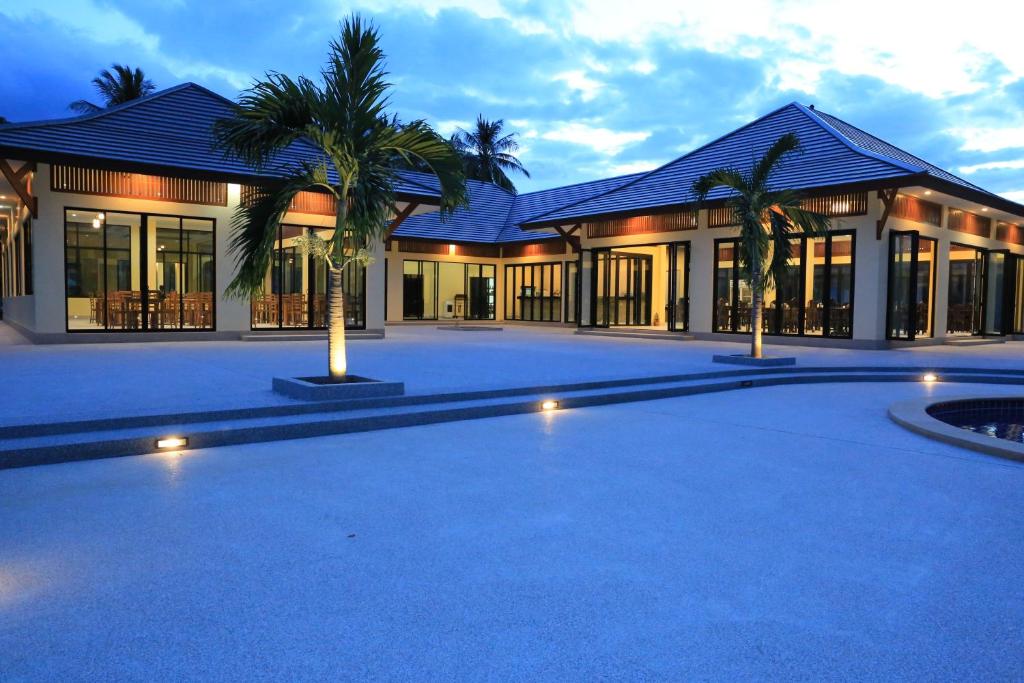 Bazén v ubytování Shangrilah Bungalow nebo v jeho okolí