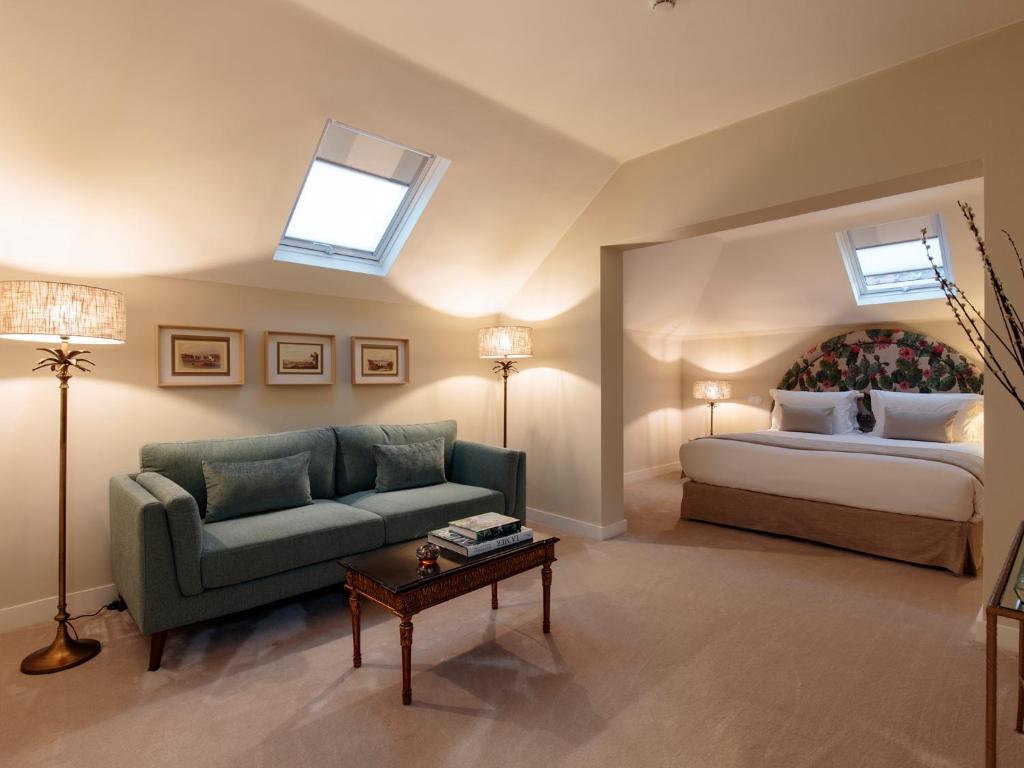 Dear Lisbon - Valmor Palace - 16