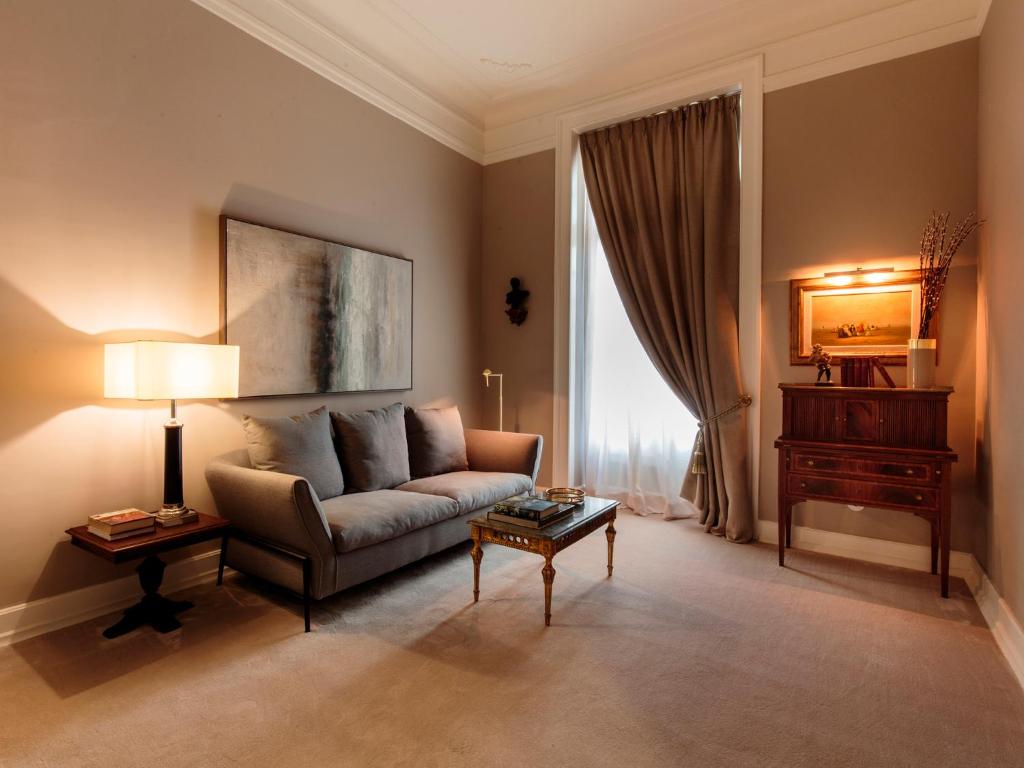 Dear Lisbon - Valmor Palace - 3