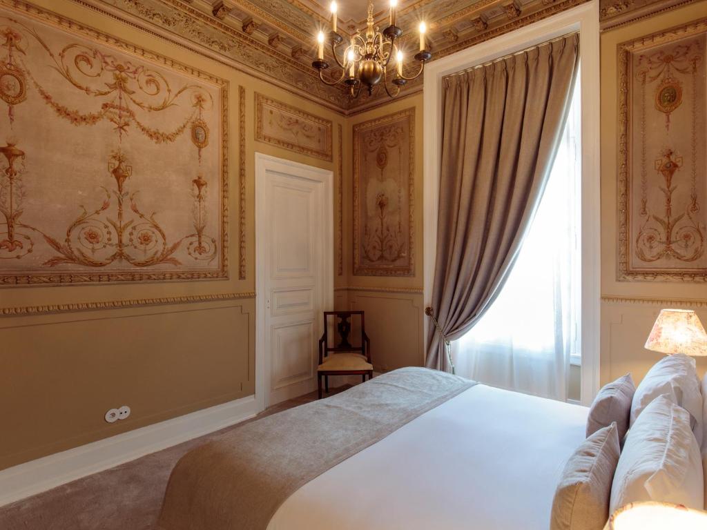 Dear Lisbon - Valmor Palace - 5