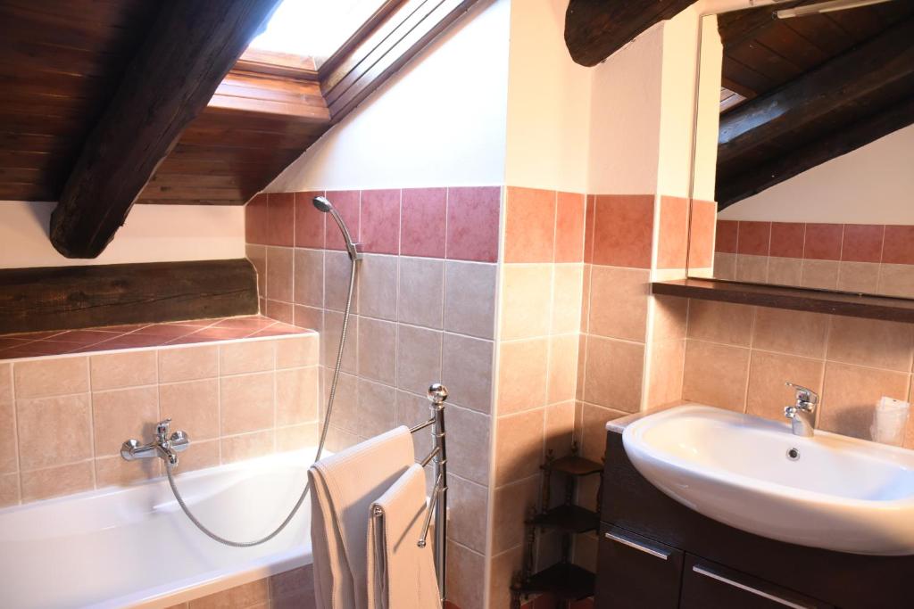 Koupelna v ubytování Agriturismo La Ca 'd Majin