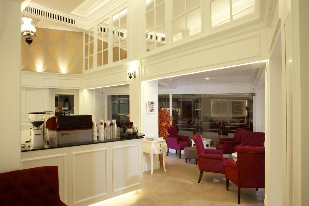 Violet Tower at Khaosan Palace - Resim 3