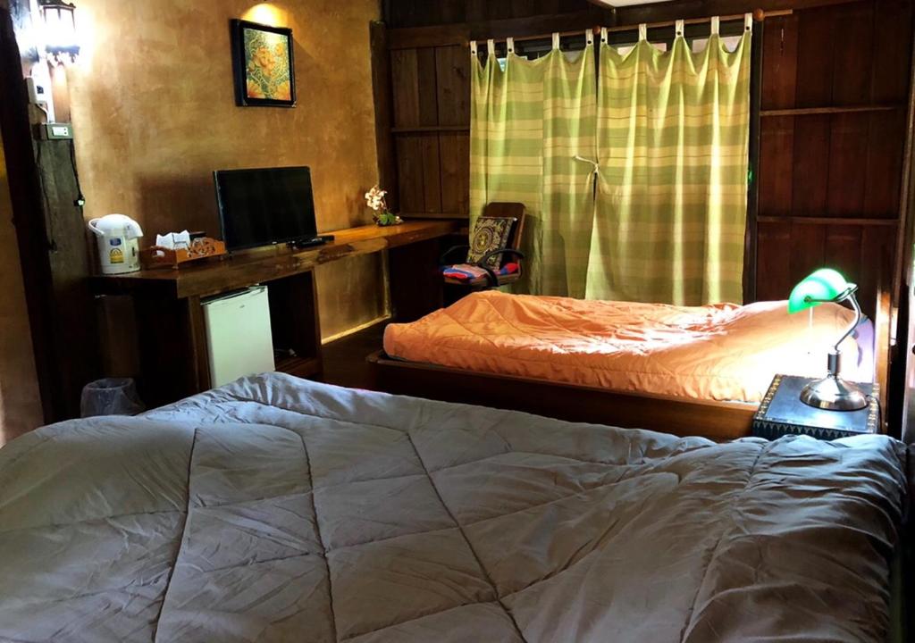 Ban Kaew Mo Ra Glamping & Restaurant - Triple Room Executive