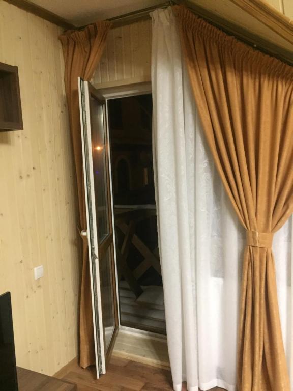 Foto sihtkohas Jaremtše asuva majutusasutuse Guest House U Myrona galeriist
