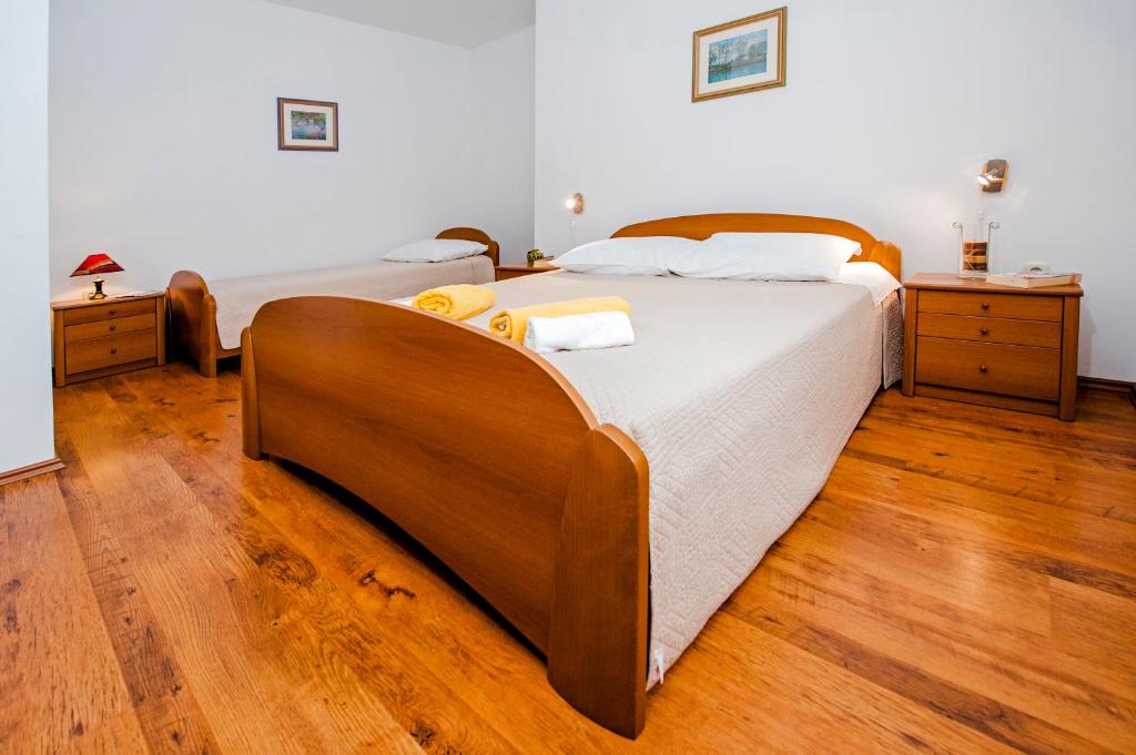 Apartments Bella - 8