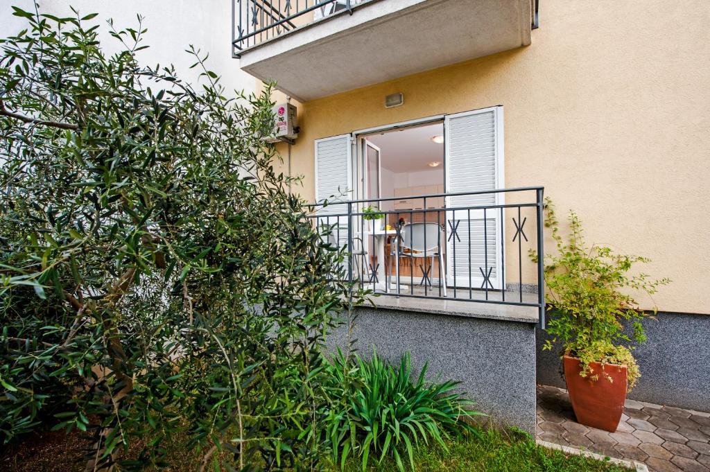 Apartments Bella - 12