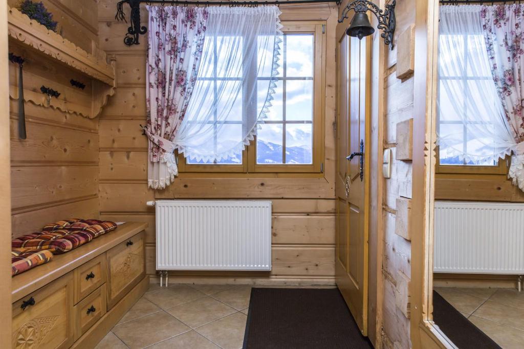 Kuchyňa alebo kuchynka v ubytovaní Smrekowe Domki