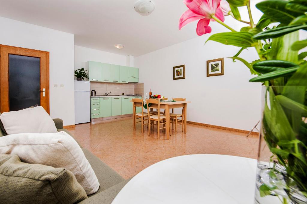 Apartments Bella - 19