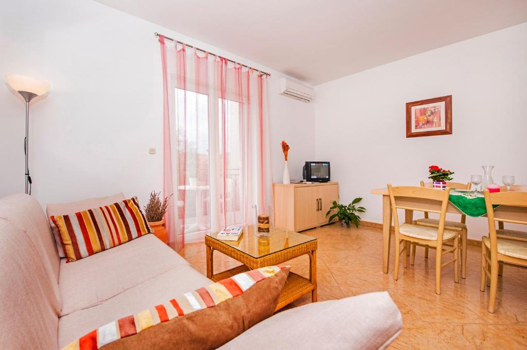 Apartments Bella - 4