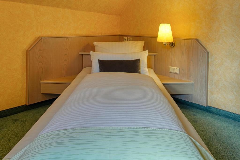 
Comfort Single Room with Shower
