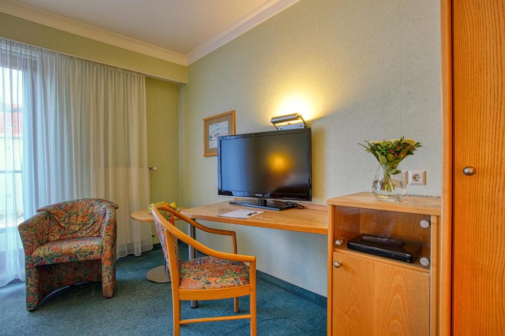 Hotel Kischers Landhaus - Deluxe Double Room With Bath - Disability Access