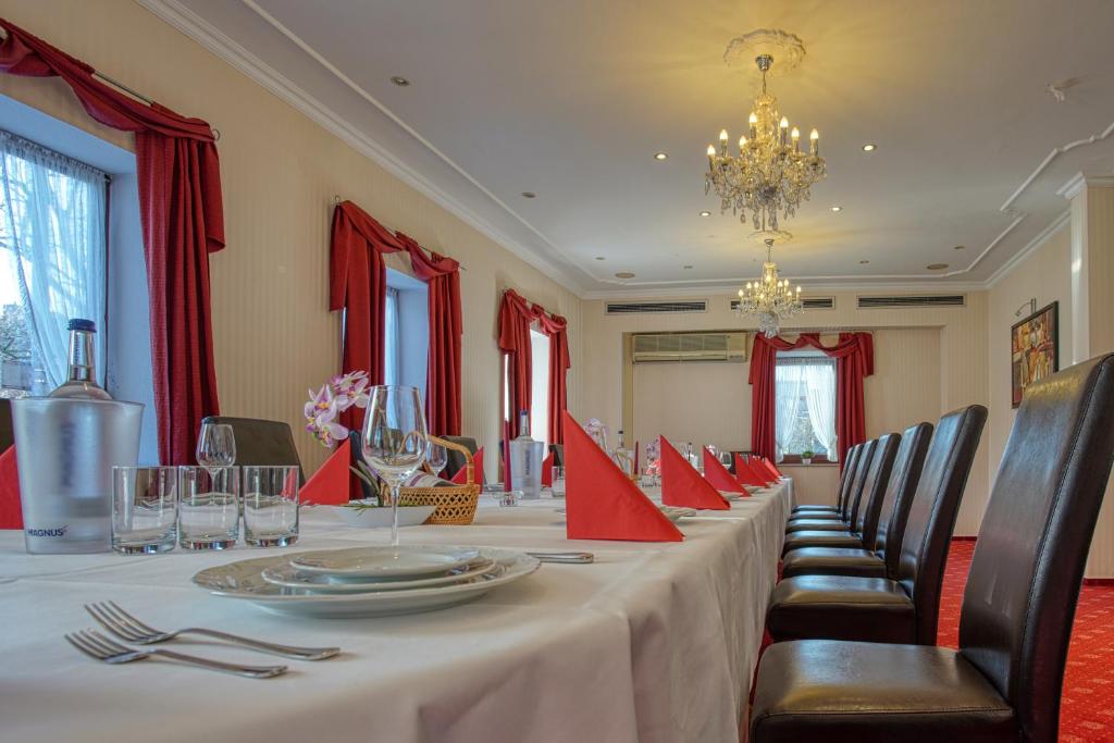 Hotel Kischers Landhaus - Resim 14