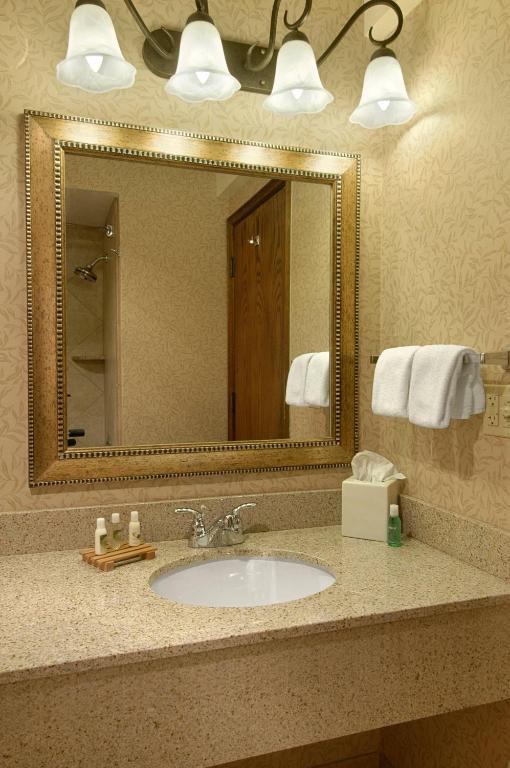 Red Lion Hotel Eureka photo