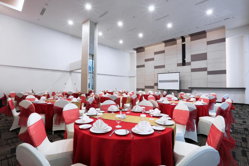 Harper Palembang by ASTON