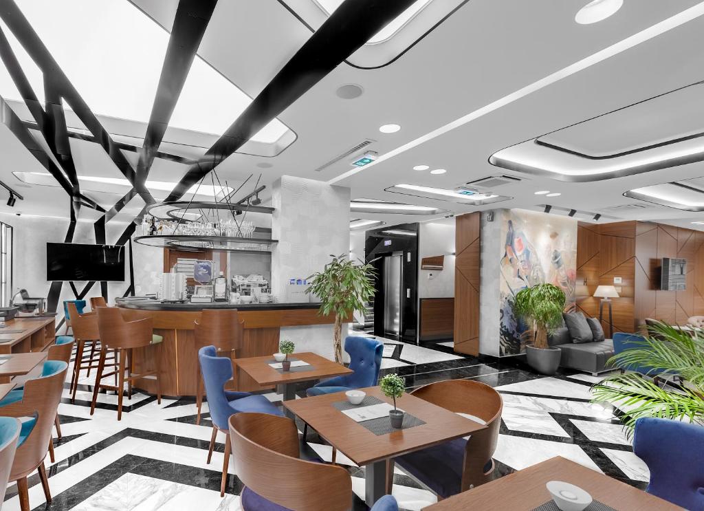 Sky Hotel - Resim 41