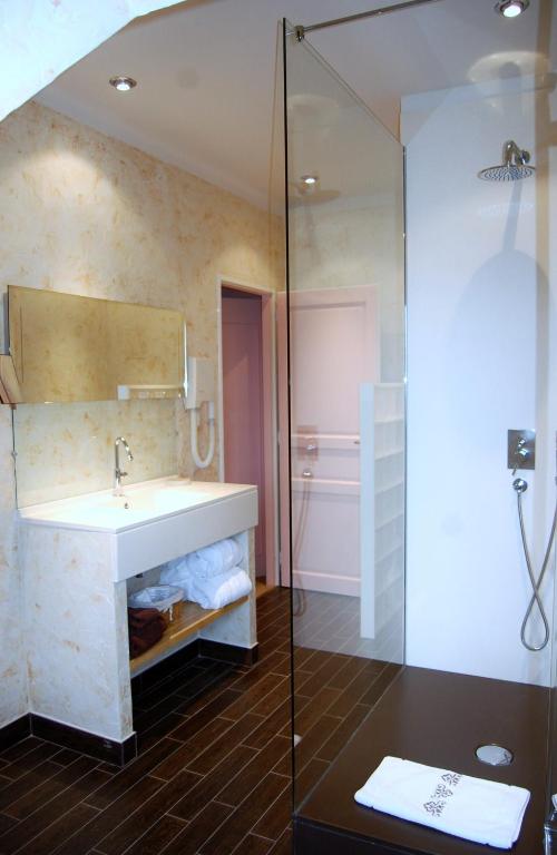 Salle de bains dans l'établissement L'Esplanade