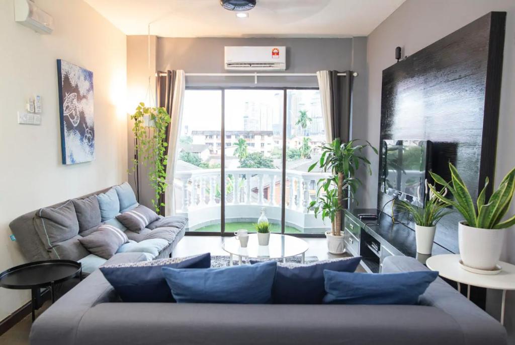Omar's Place 1 - Housity