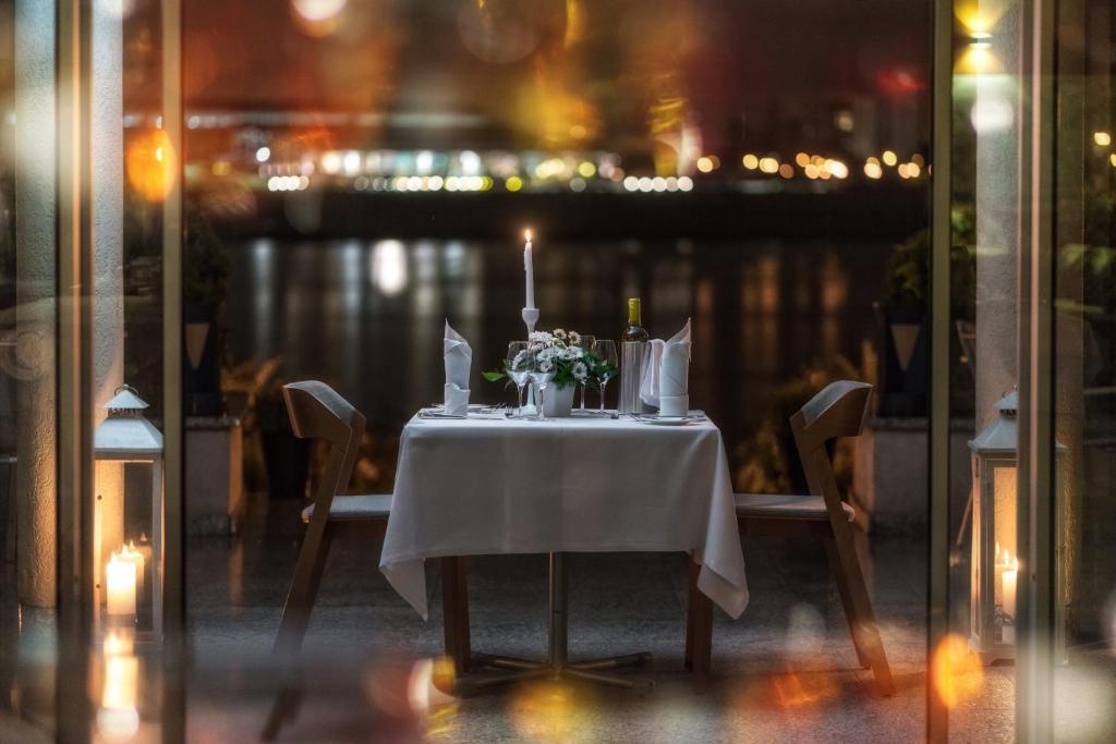 Reštaurácia alebo iné gastronomické zariadenie v ubytovaní Hotel HP Park Poznań Malta