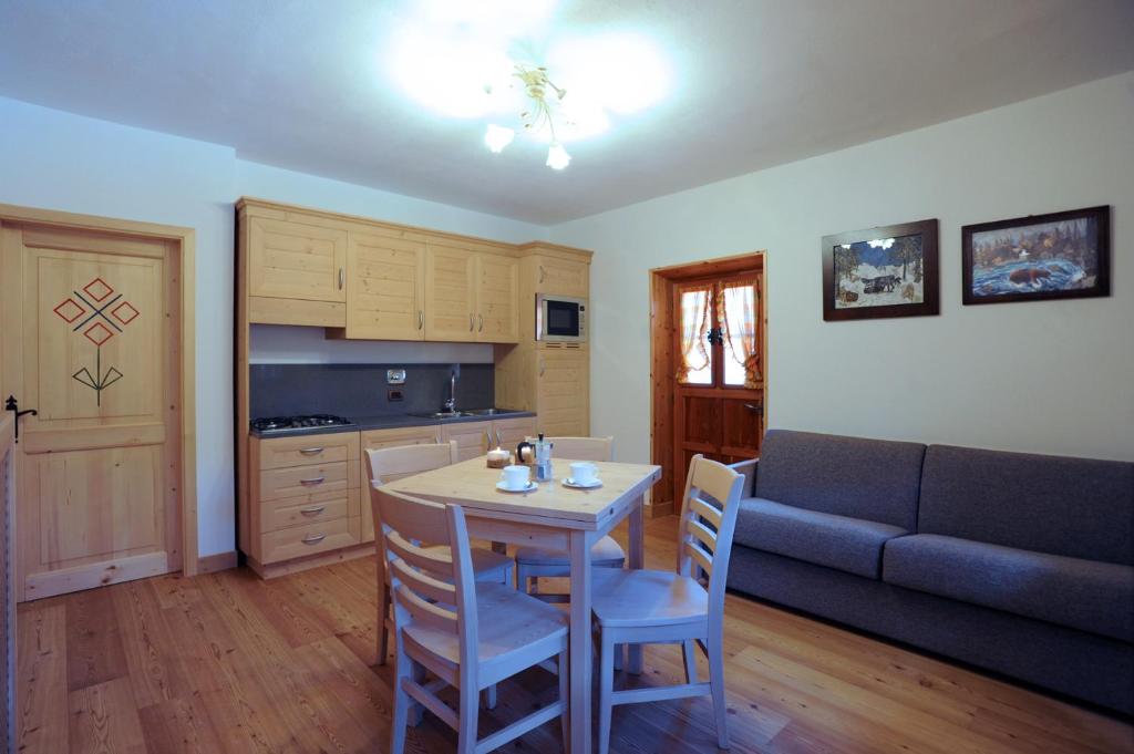 Kuchyň nebo kuchyňský kout v ubytování Albergo Diffuso Comeglians