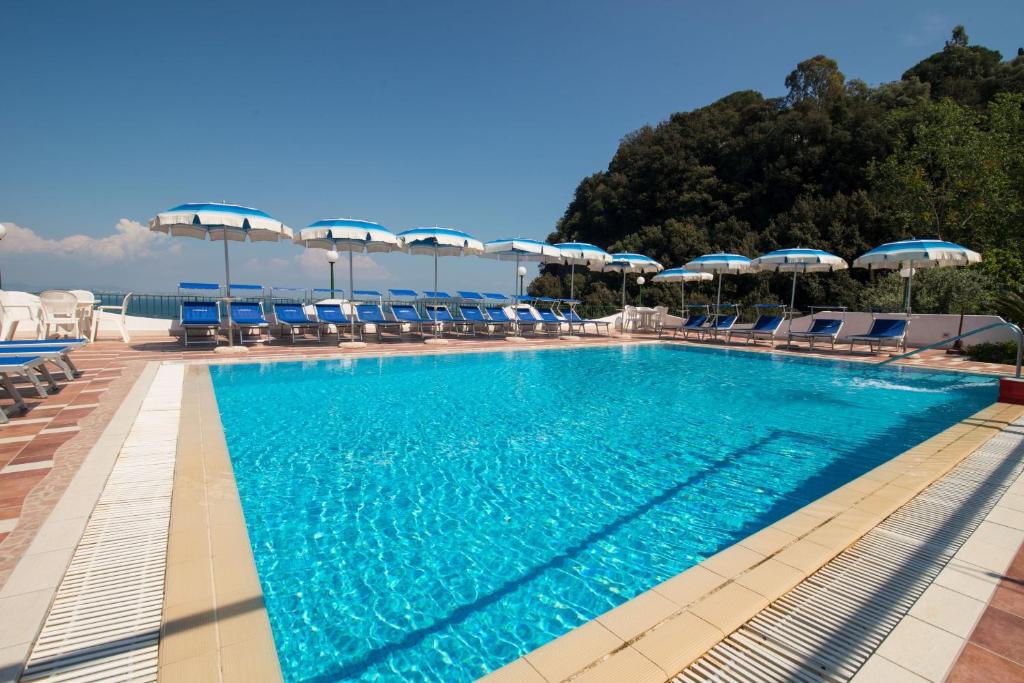 Piscina di Hotel Bagnitiello o nelle vicinanze