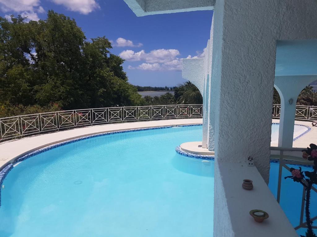 Bazén v ubytování Villa Talassa nebo v jeho okolí