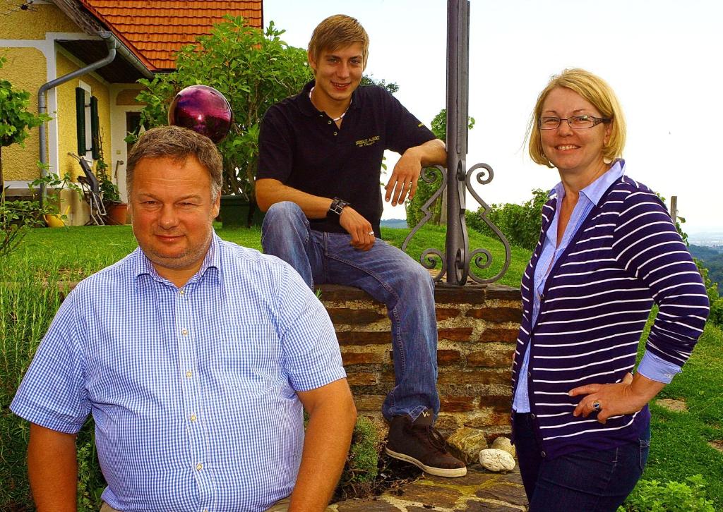 Hosté ubytování Weingut Albert, Familie Cramer