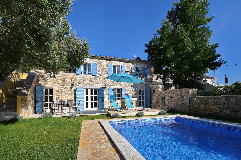 Calendrier Rustica Mai 2023 Villa Rustica, Vir – Updated 2022 Prices