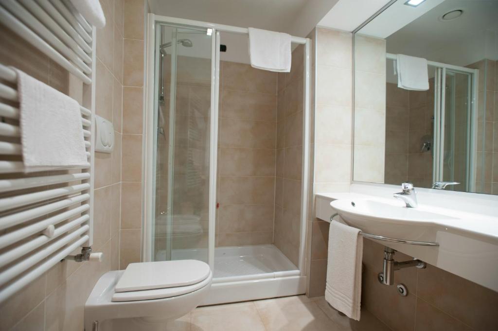 Kúpeľňa v ubytovaní AlbaResidence Masera26