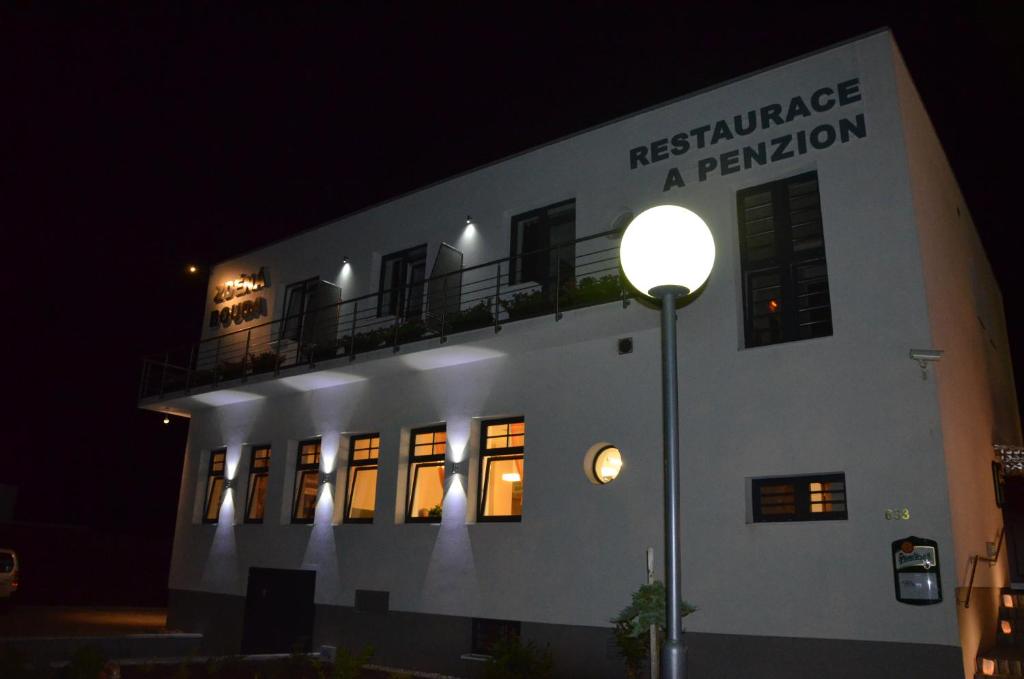 Zdjęcie z galerii obiektu Restaurace a penzion Zděná Bouda w mieście Hradec Králové