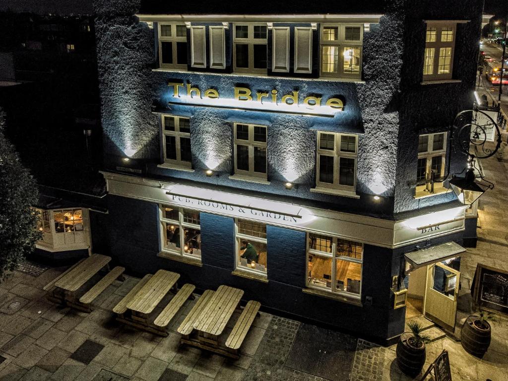 The Bridge Pub & Rooms - Resim 15